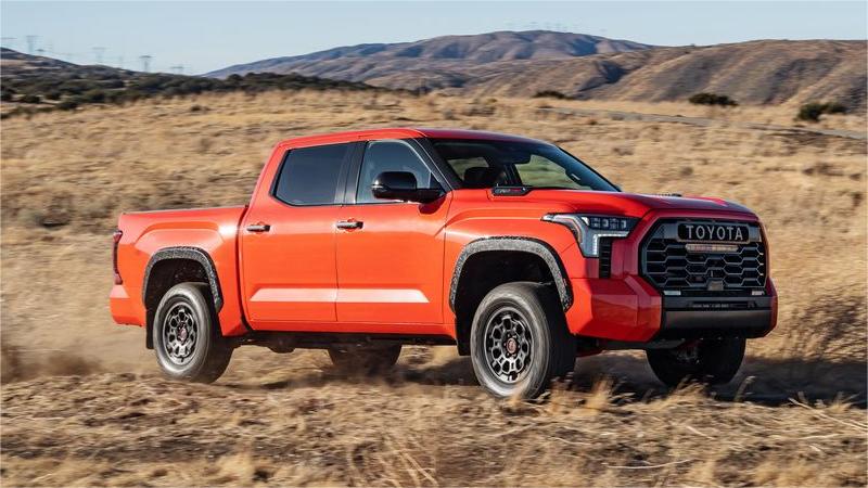 Heavyweights Collide: Ram 1500 vs Toyota Tundra – A Truck Battle of Power and Performance!